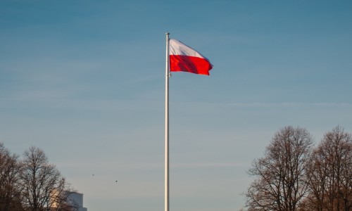Co oznaczają kolory flagi Polski?