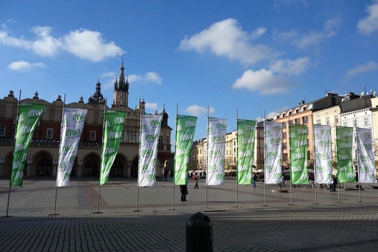 Flagi masztowe w Krakowie